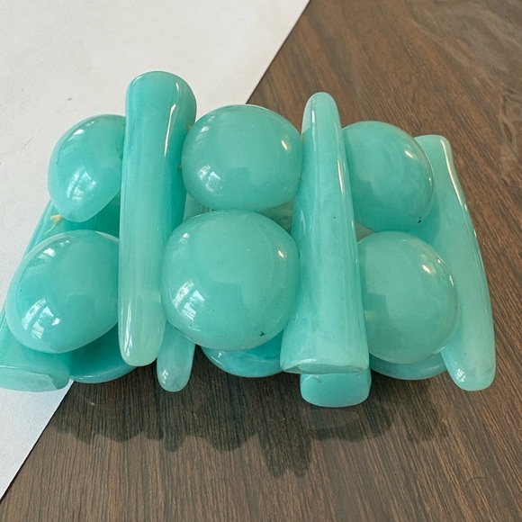 Turquoise Lucite Beaded Stretch Bracelet - Picture 3 of 5